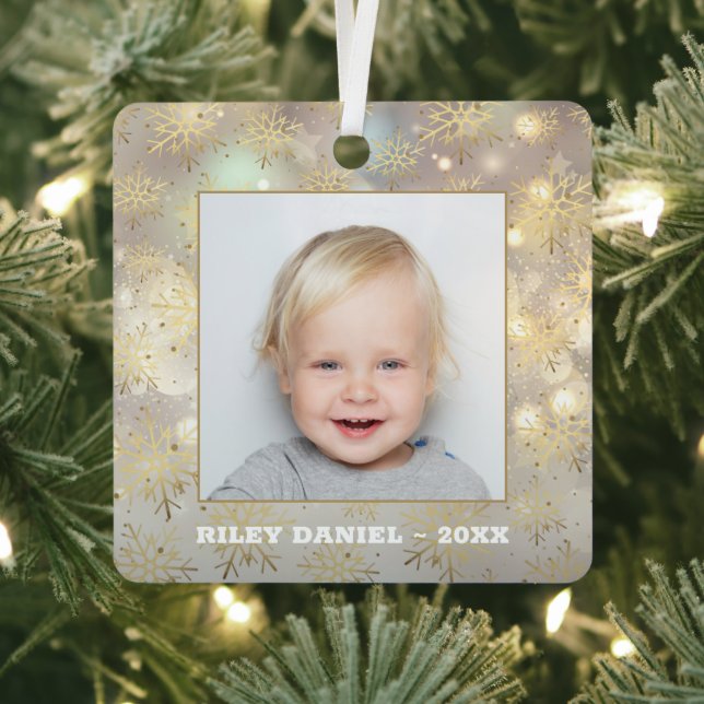 Snowflake Photo Metal Ornament (Insitu)