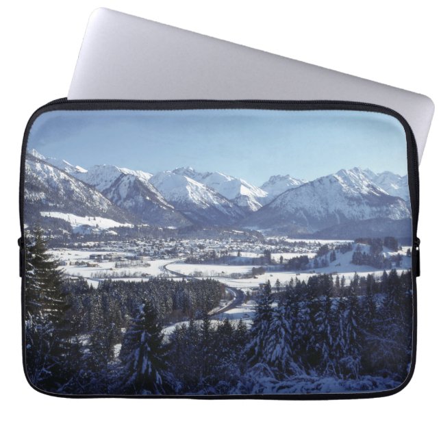 SNOWY MOUNTAINS LAPTOP SLEEVE (Front)