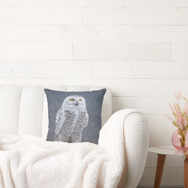 Snowy Owl In Snowflakes Throw Pillow (Couch)