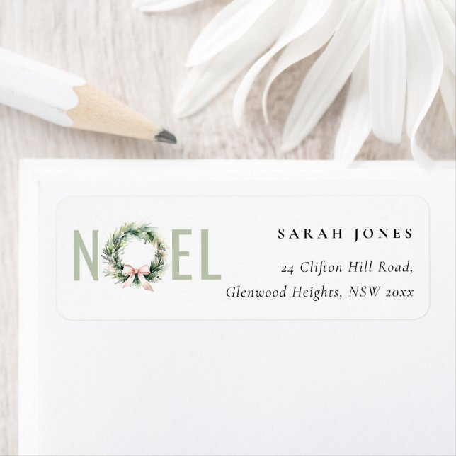 Soft Joy Blush Green Christmas Wreath Adresse (En situation)