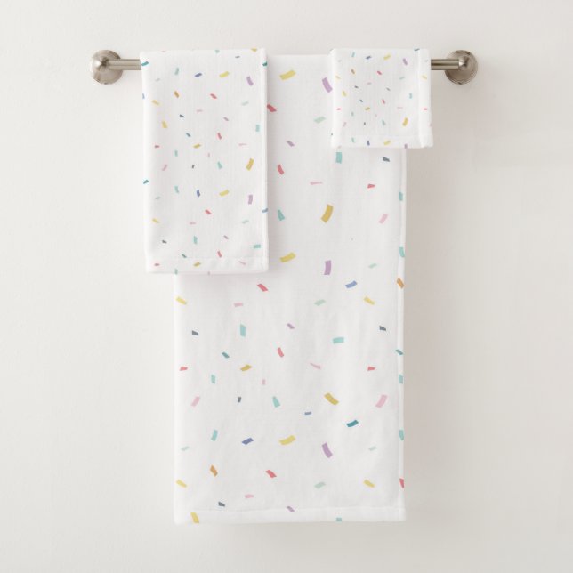 Soft Watercolor Confetti Pattern Bath Towel Set (Insitu)