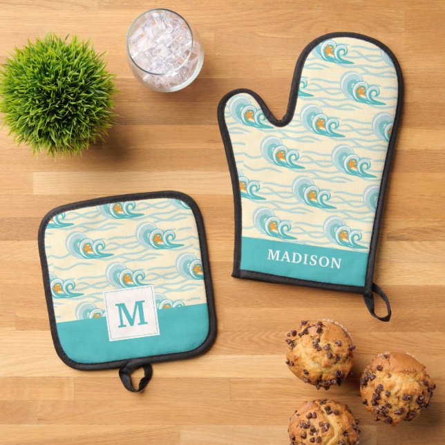 Soft Waves Pattern Oven Mitt & Pot Holder Set (Top Down)