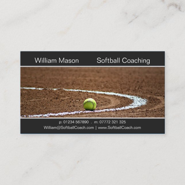 Softball sur un terrain de softball Carte de visit (Devant)
