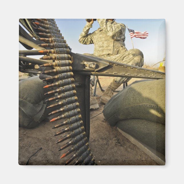 soldier scouts for enemy activity magnet (Front)