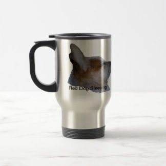 Sommeil rouge de chien de tasse
