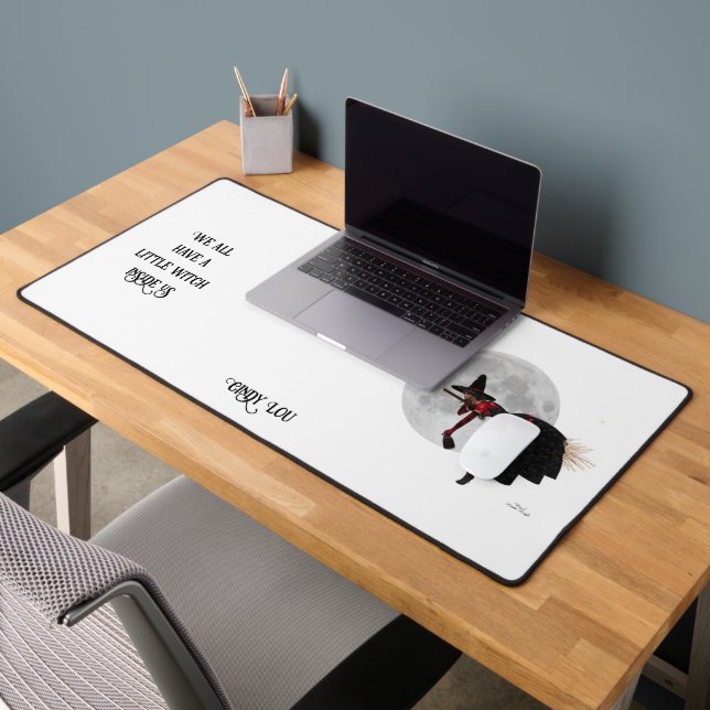 Sorcière Tipsy Sur Le Tapis De Bureau Volant (Bureau 2)