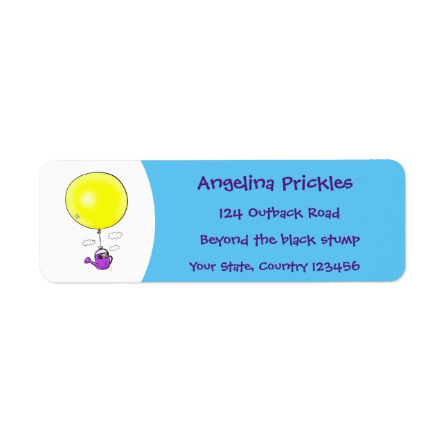 Souris mignonne dans la canette d'arrosage avec de (Devant)