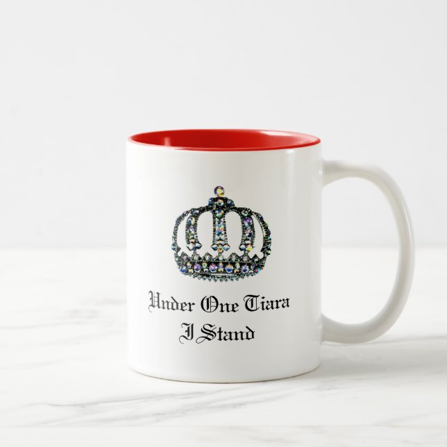 "SOUS UN TIARA, JE ME TIRE" MUG À CAFÉ À DEUX TONS (Droit)