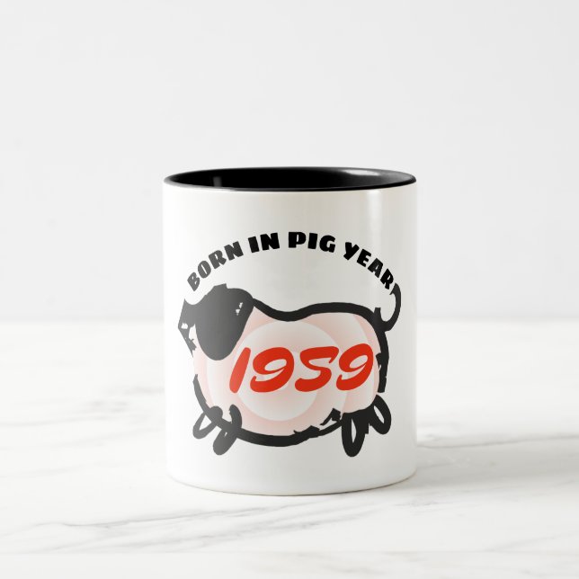 Soutenu dans la tasse 1959 chinoise de zodiaque de (Centre)