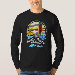 South Haven Mi Lighthouse Monarch Butterfly Beach  T-Shirt