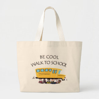 soyez promenade fraîche au sac d'école