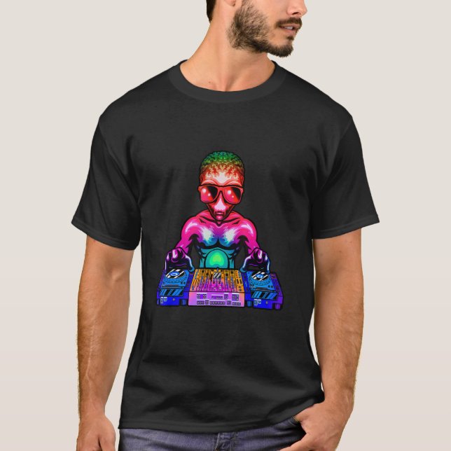 Space Psychedelic Rave Alien DJ Techno House Music T-Shirt (Front)
