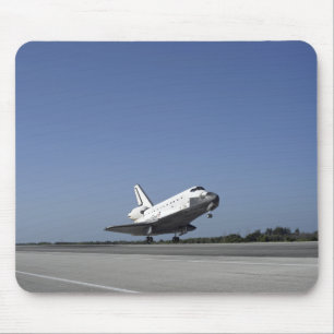 Space shuttle Atlantis approaching Runway 33 Mouse Pad