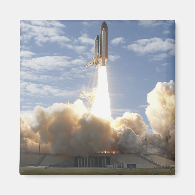 Space Shuttle Atlantis lifts off 10 Magnet (Front)
