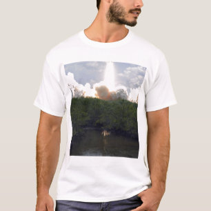 Space Shuttle Atlantis lifts off 14 T-Shirt