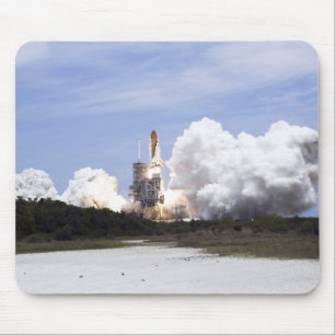 Space Shuttle Atlantis lifts off 27 Mouse Pad