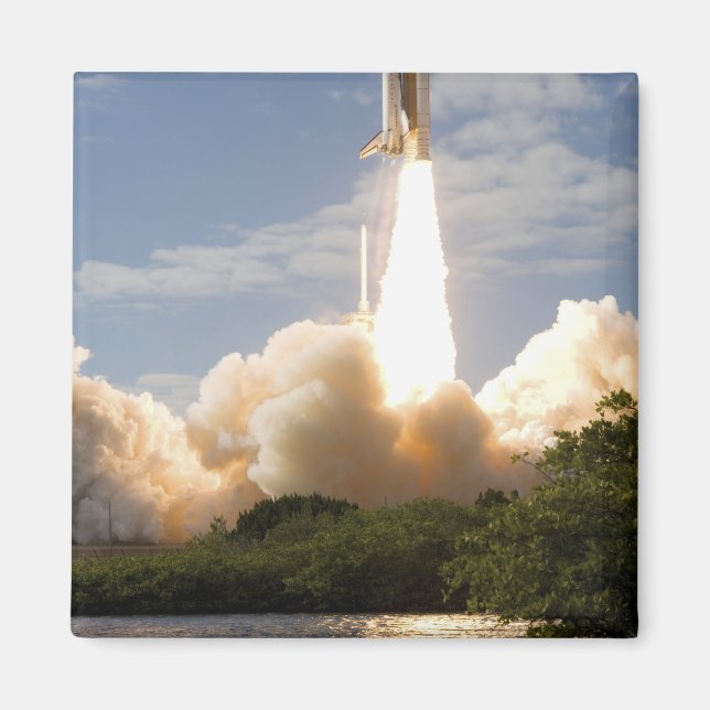 Space Shuttle Atlantis lifts off 8 Magnet (Front)