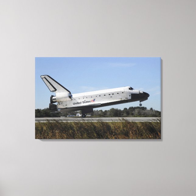 Space shuttle Atlantis touches down Canvas Print (Front)
