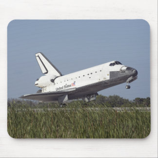 Space shuttle Atlantis touches down on Runway 3 Mouse Pad