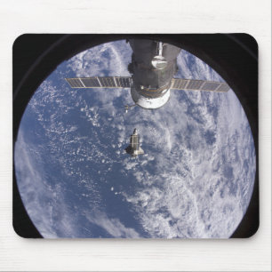 Space Shuttle Discovery 11 Mouse Pad