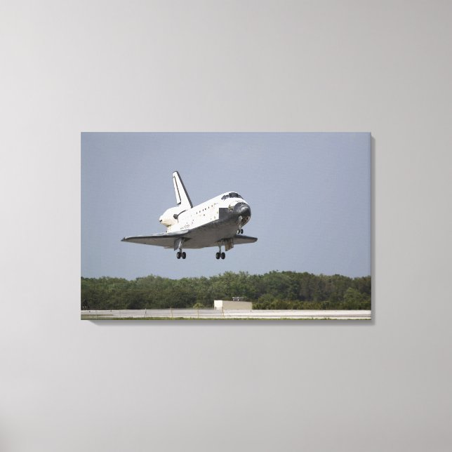 Space Shuttle Discovery approaches landing 2 Canvas Print (Front)
