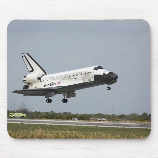 Space Shuttle Discovery approaches landing 3 Mouse Pad (Front)