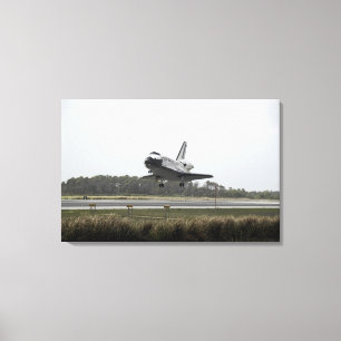 Space Shuttle Discovery approaches landing Canvas Print