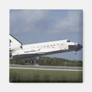 Space shuttle Discovery lands on Runway 33 3 Magnet