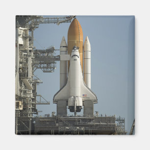 Space Shuttle Discovery sits ready Magnet