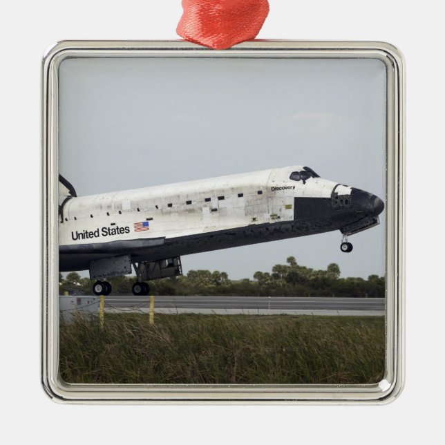 Space Shuttle Discovery touches down Metal Ornament (Front)