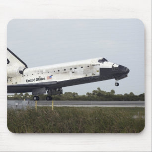Space Shuttle Discovery touches down Mouse Pad