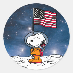 SPACE   Snoopy With Flag Astronaut Classic Round Sticker