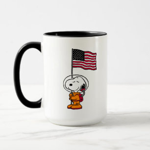 SPACE   Snoopy With Flag Astronaut Mug