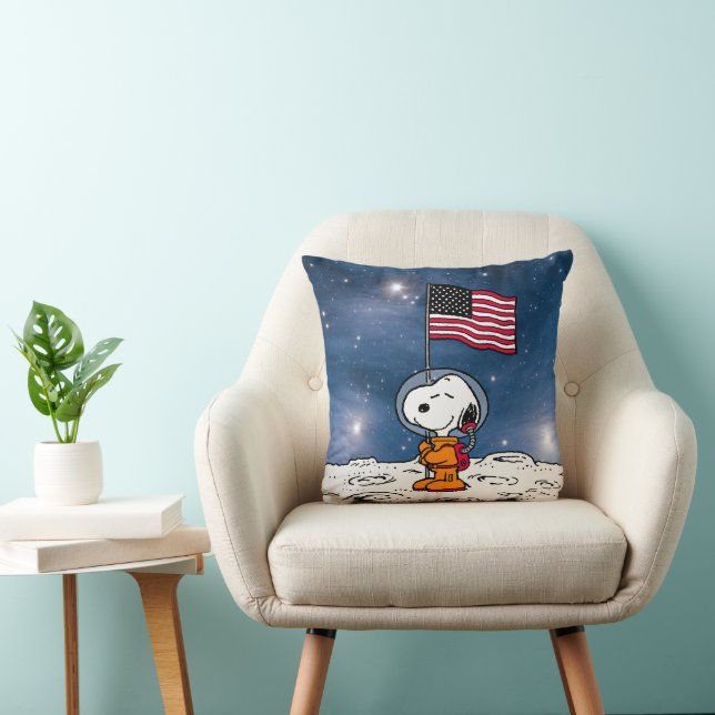 SPACE | Snoopy With Flag Astronaut Throw Pillow (Chair)
