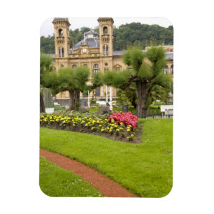 Spain, San Sebastian. Popular seaside resort, Magnet