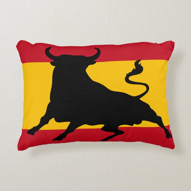 Spanish flag with bull accent pillow (Front)