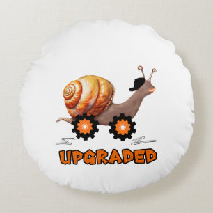 Speedy snail round pillow