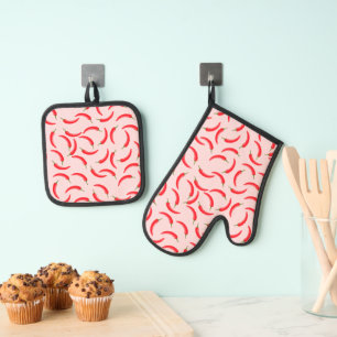 Spicy Red Chili Pattern Oven Mitt & Pot Holder Set