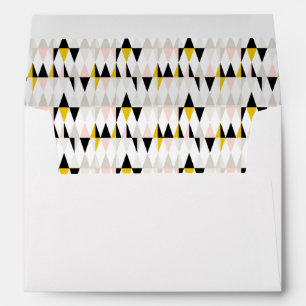 Split Geometric Triangle Pattern Envelope