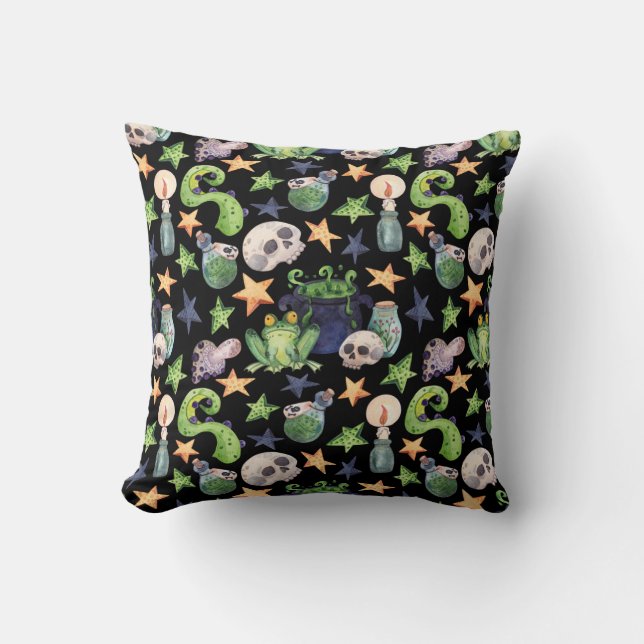 Spooky Halloween: Dark Hand-Drawn Pattern. Throw Pillow (Front)