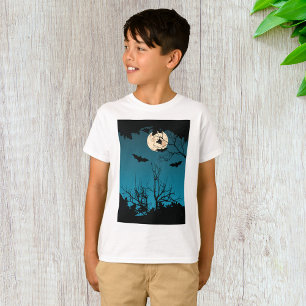 Spooky Halloween Night Full Moon and Flying Bats  T-Shirt