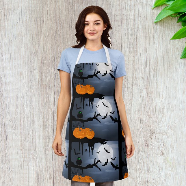 Spooky Halloween Night Scene  Apron (Creator Uploaded)