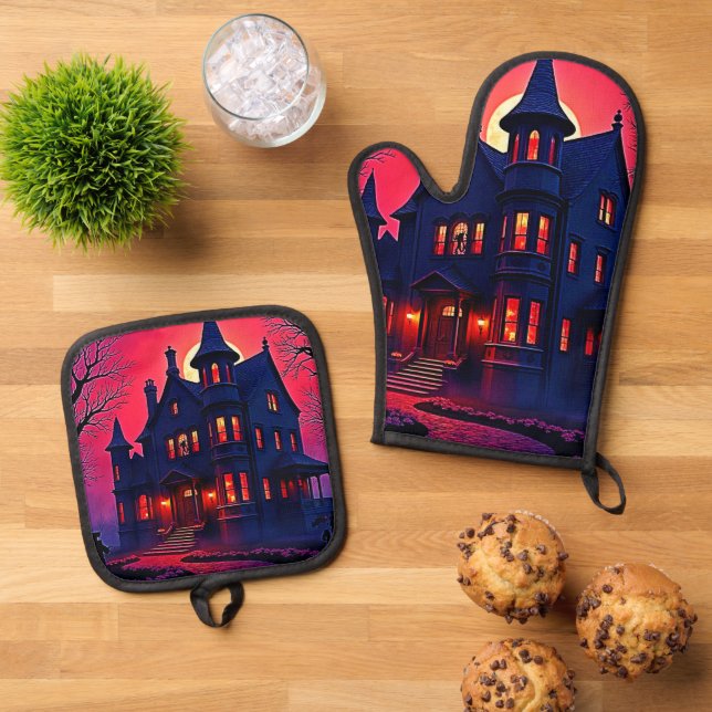 Spooky Haunted House at Dusk Design Oven Mitt & Pot Holder Set (Top Down)