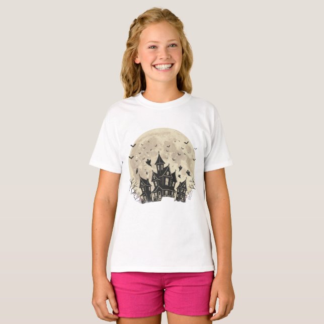 Spooky Haunted House with Full Moon and Ghosts   T-Shirt (Front Full)