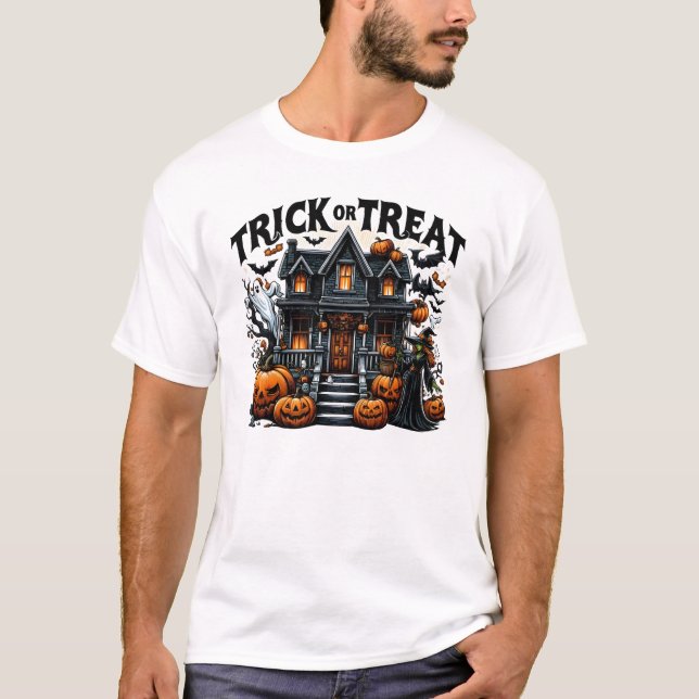 Spooky house with pumpkins and ghosts T-Shirt (Front)
