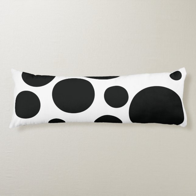 Spotty pattern body pillow (Front)