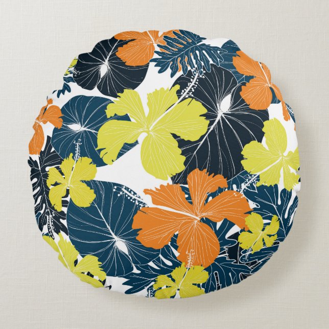 Spring Flowery: Vintage Floral Texture Round Pillow (Front)