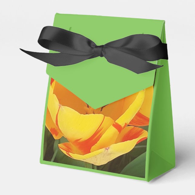 Spring Yellow Tulip Favor Box (Front Side)