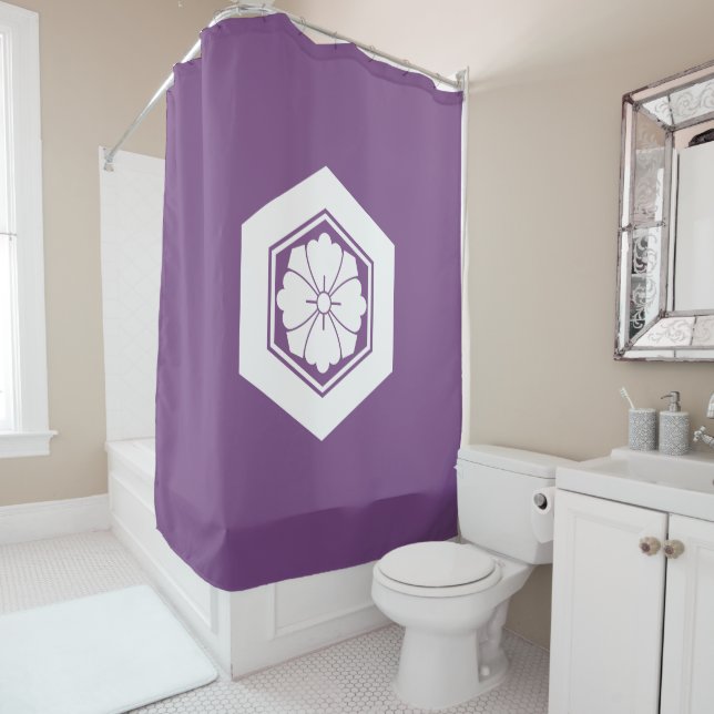 Square flower with Swords in tortoiseshell (In Situ)