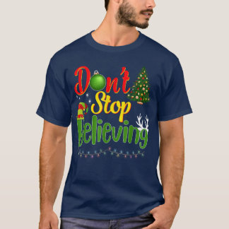 Squatching Through The Snow Christmas  T-Shirt